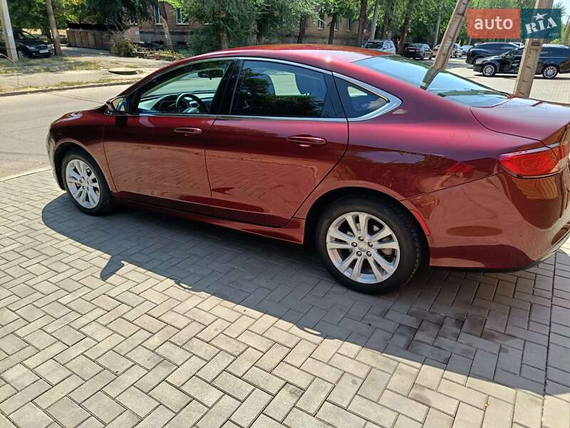 Седан Chrysler 200 2015 в Кривом Роге