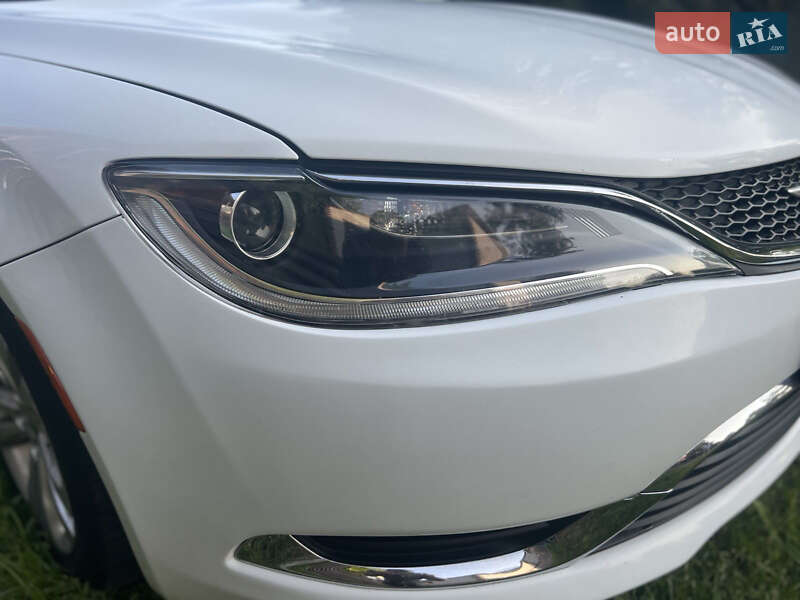 Седан Chrysler 200 2015 в Броварах