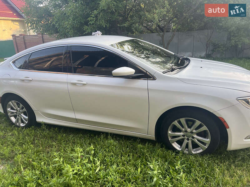 Седан Chrysler 200 2015 в Броварах