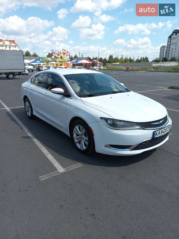 Седан Chrysler 200 2016 в Киеве