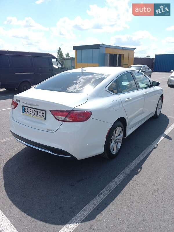 Седан Chrysler 200 2016 в Киеве