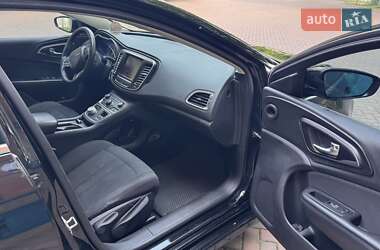 Седан Chrysler 200 2015 в 