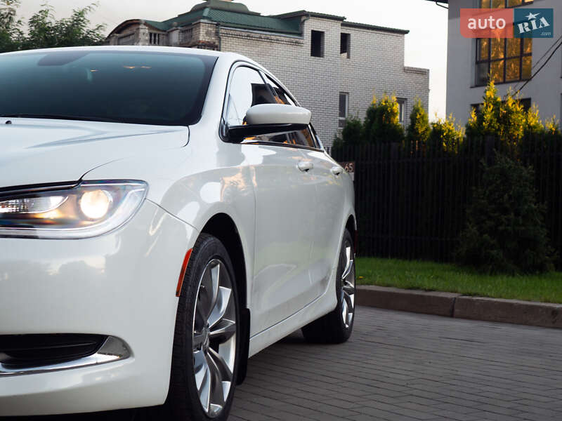 Седан Chrysler 200 2014 в Кременчуге
