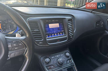 Седан Chrysler 200 2014 в 