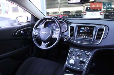 Седан Chrysler 200 2015 в 