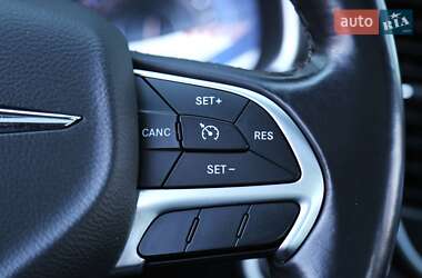Седан Chrysler 200 2015 в 