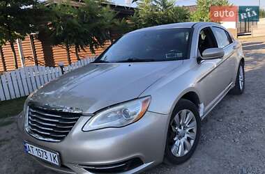 Седан Chrysler 200 2014 в Ивано-Франковске
