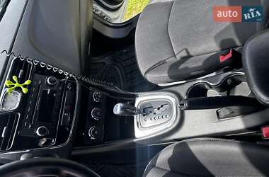 Седан Chrysler 200 2013 в 