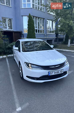 Седан Chrysler 200 2015 в Киеве