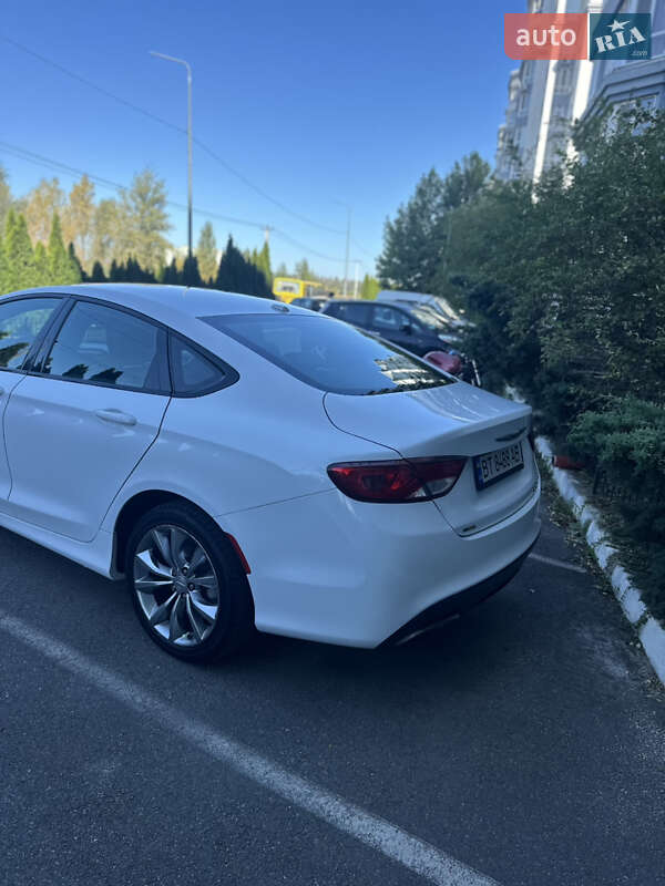 Седан Chrysler 200 2015 в Киеве