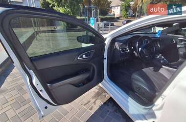 Седан Chrysler 200 2015 в 
