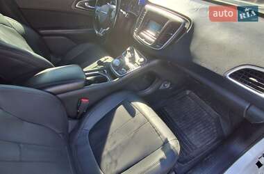 Седан Chrysler 200 2015 в 