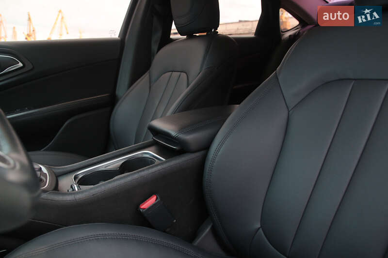 Седан Chrysler 200 2014 в Одессе