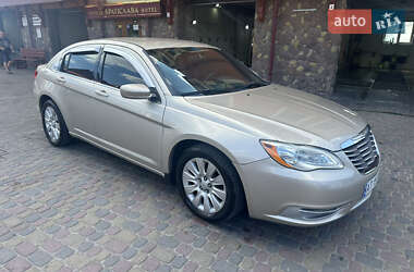 Седан Chrysler 200 2014 в 