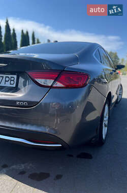 Седан Chrysler 200 2015 в 