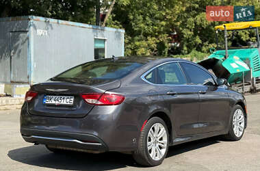 Седан Chrysler 200 2015 в 