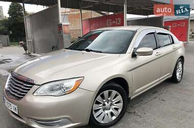 Седан Chrysler 200 2014 в Калуше