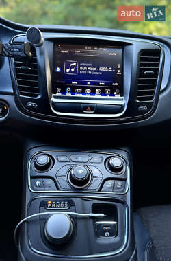 Седан Chrysler 200 2016 в 
