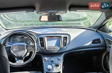 Седан Chrysler 200 2015 в 