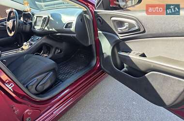 Седан Chrysler 200 2015 в 