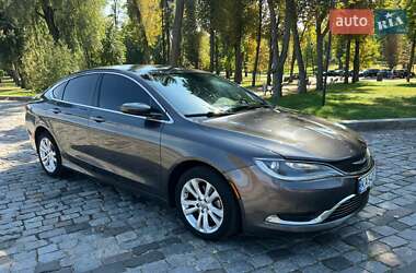 Седан Chrysler 200 2015 в Киеве