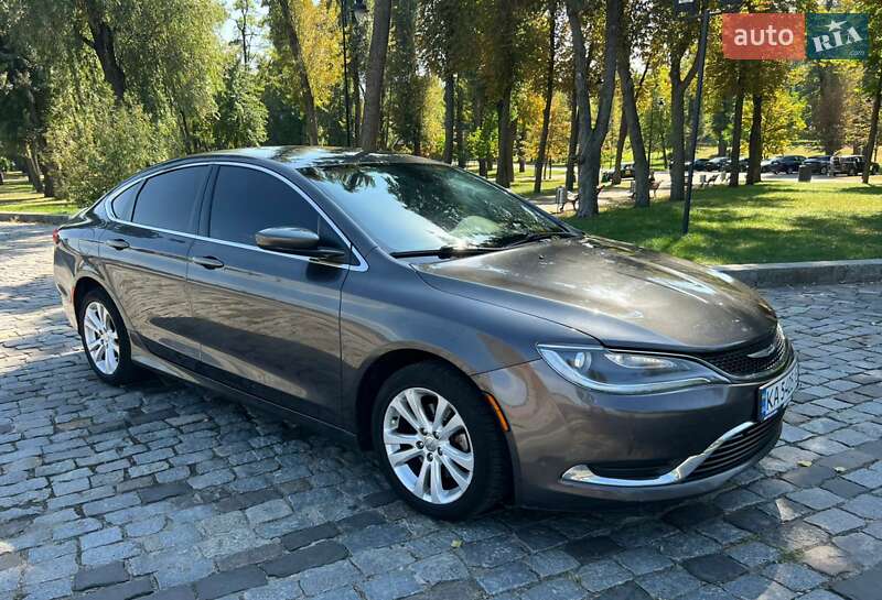 Седан Chrysler 200 2015 в 