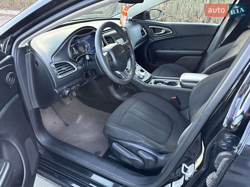 Седан Chrysler 200 2016 в Борисполе