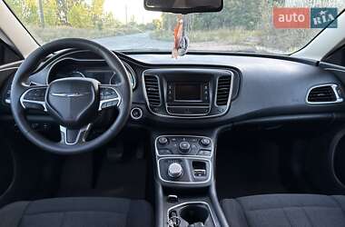 Седан Chrysler 200 2016 в 