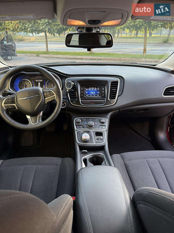 Седан Chrysler 200 2015 в Днепре
