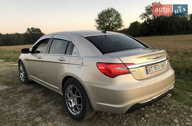 Седан Chrysler 200 2014 в Івано-Франківську
