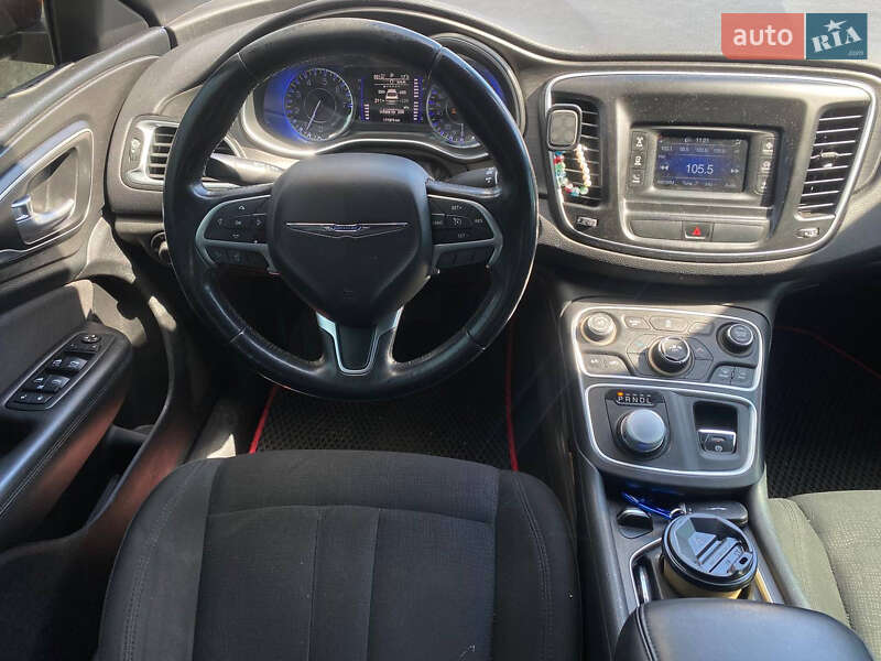 Седан Chrysler 200 2015 в Киеве