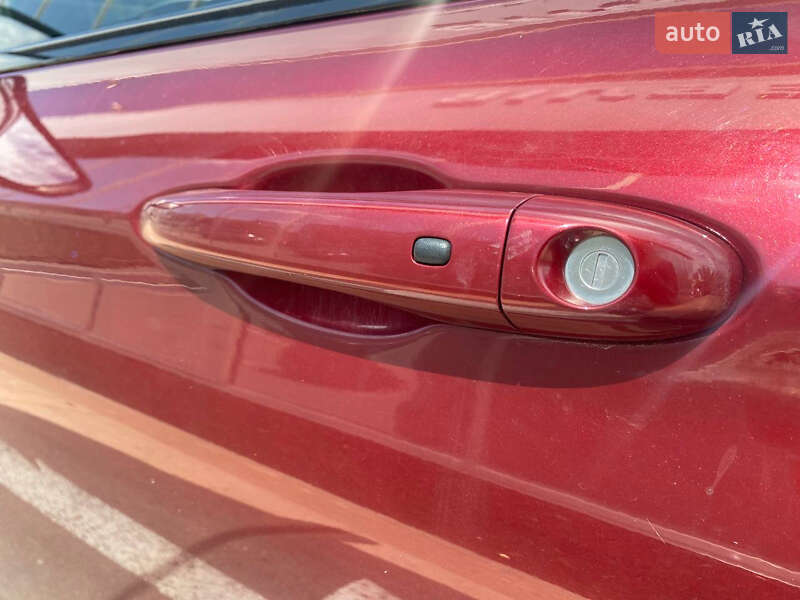 Седан Chrysler 200 2015 в Киеве