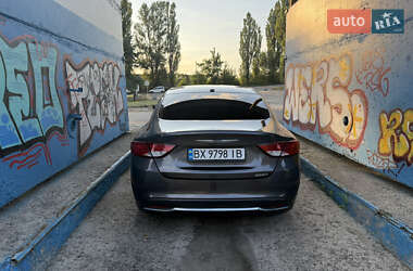 Седан Chrysler 200 2015 в 