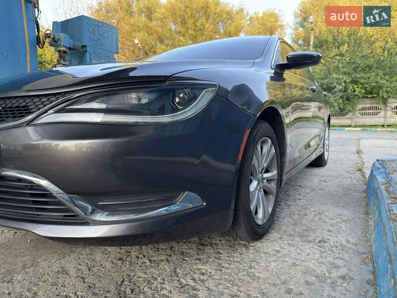 Седан Chrysler 200 2015 в Хмельницком