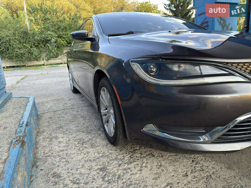 Седан Chrysler 200 2015 в Хмельницком