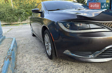 Седан Chrysler 200 2015 в 