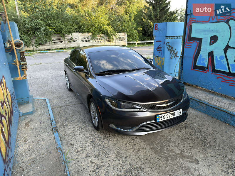 Седан Chrysler 200 2015 в Хмельницком