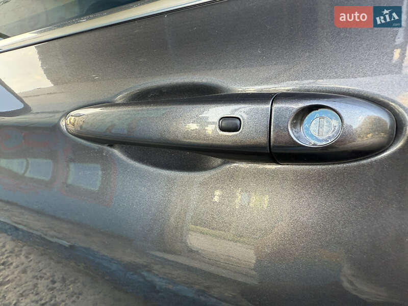 Седан Chrysler 200 2015 в Хмельницком