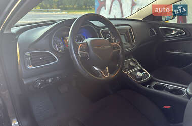 Седан Chrysler 200 2015 в 