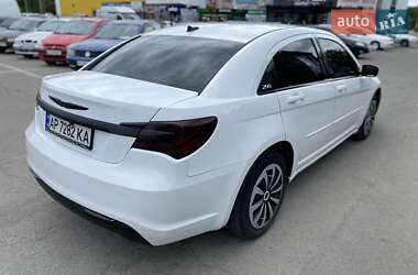 Седан Chrysler 200 2012 в 