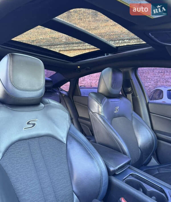 Седан Chrysler 200 2015 в Балте