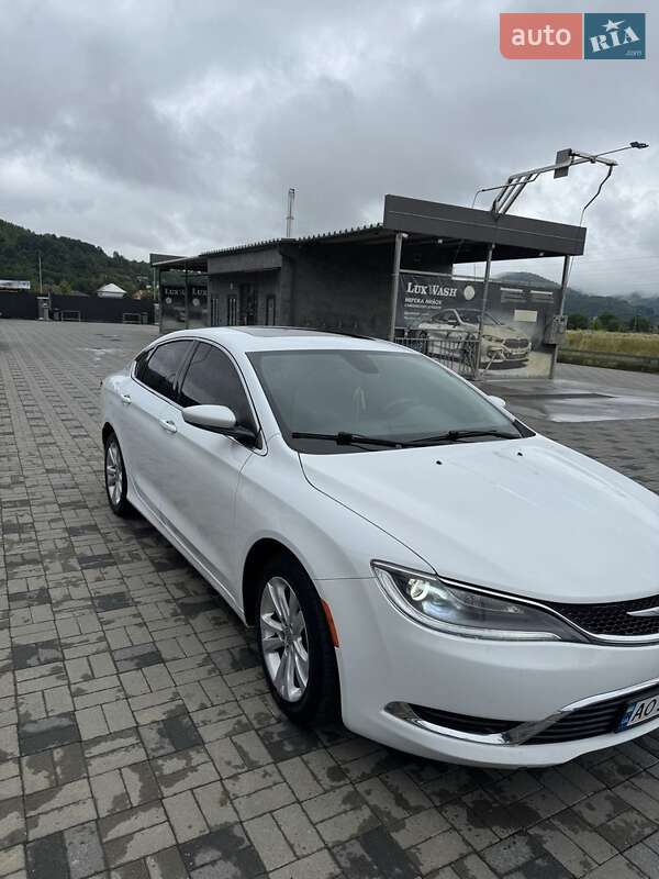 Седан Chrysler 200 2015 в 