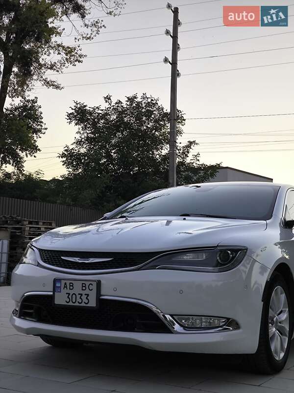 Седан Chrysler 200 2014 в Виннице