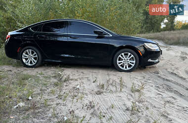 Седан Chrysler 200 2015 в 