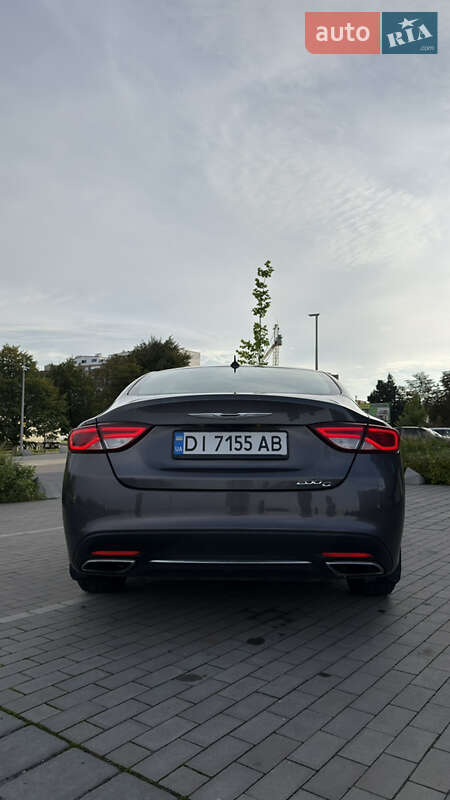 Седан Chrysler 200 2014 в Ровно