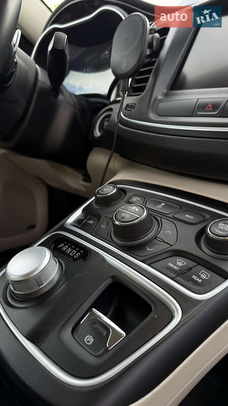 Седан Chrysler 200 2014 в Ровно