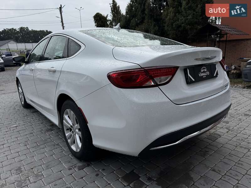 Седан Chrysler 200 2016 в Виннице