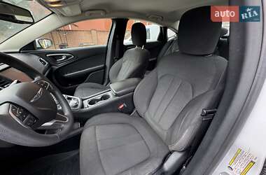 Седан Chrysler 200 2016 в 