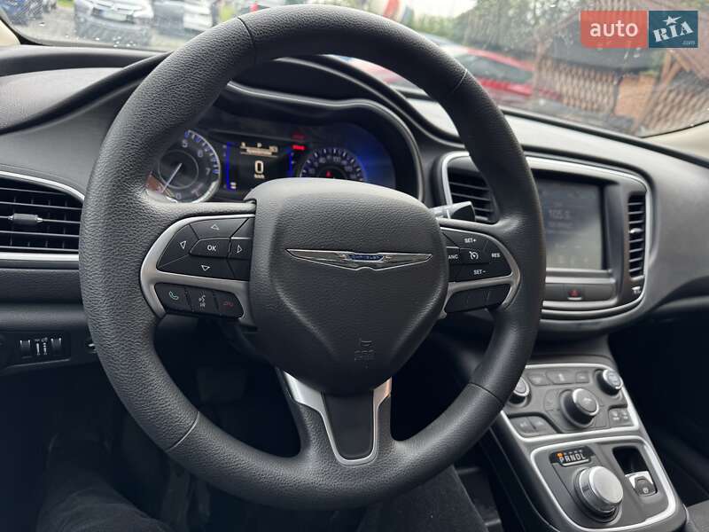 Седан Chrysler 200 2016 в Виннице
