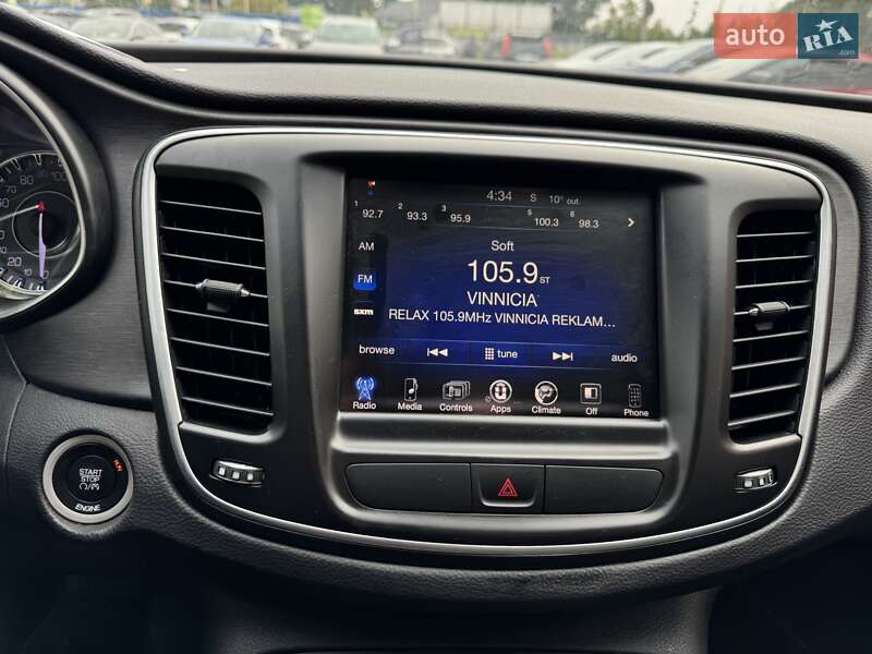 Седан Chrysler 200 2016 в Виннице